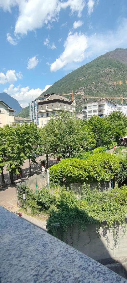 Bernina Station Center Apartment - Tirano Buitenkant foto