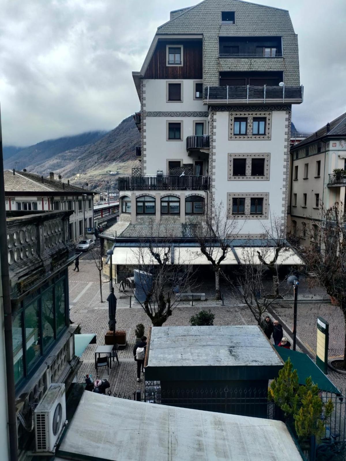 Bernina Station Center Apartment - Tirano Buitenkant foto