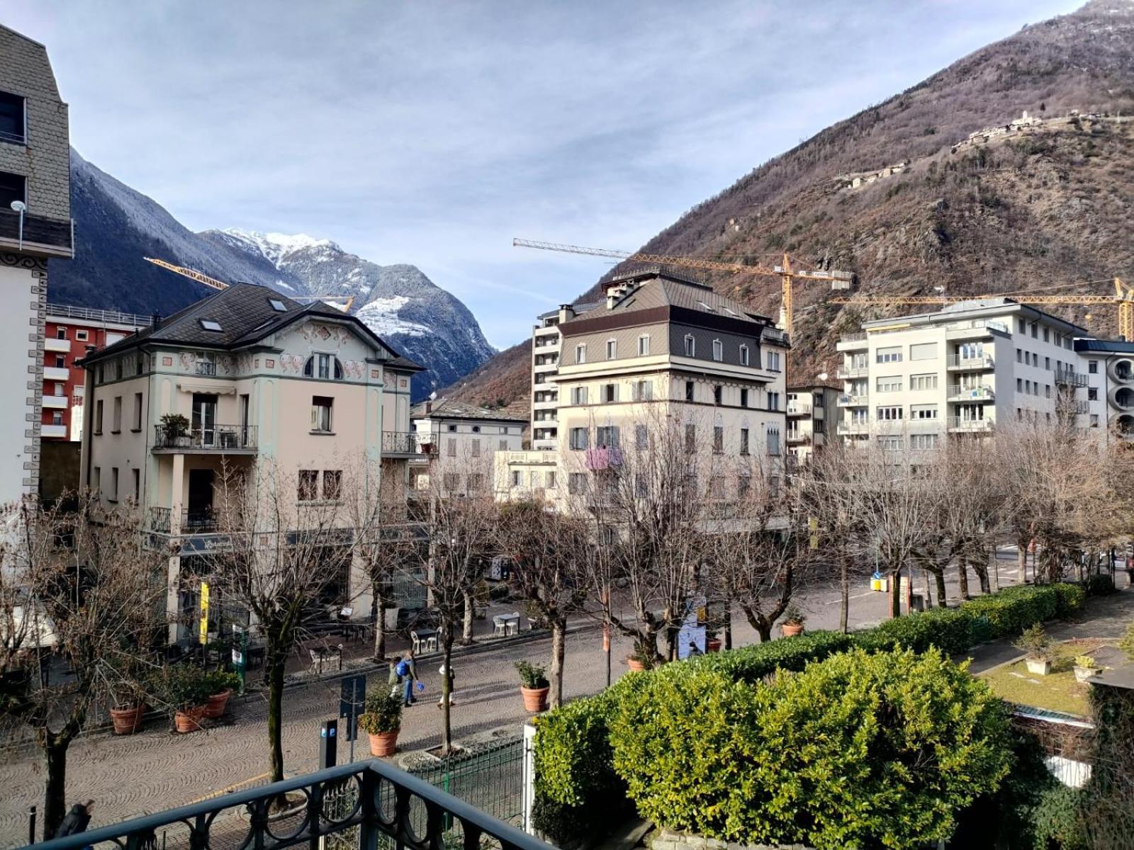 Bernina Station Center Apartment - Tirano Buitenkant foto
